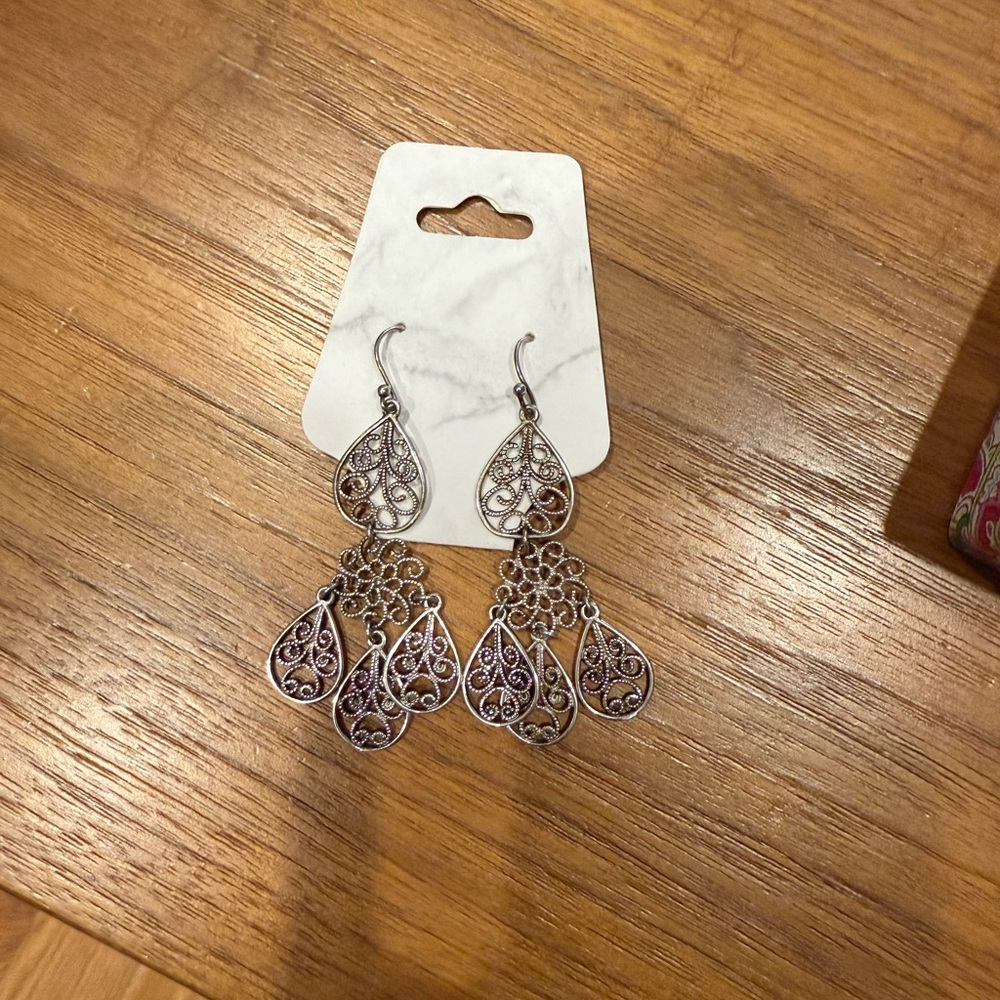 Elegant Silver Filigree Dangle Earrings